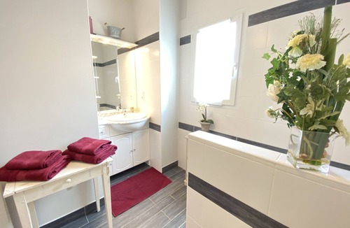 Larroque-sur-l'Osse Bed & Breakfast | A bed and breakfast