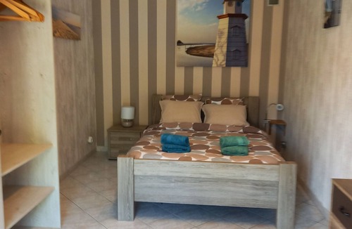 Lanton Bed & Breakfast | A BED AND BREAKFAST (STUDIO) FOR TWO PEOPLE WITH POOL AND BATHROOM