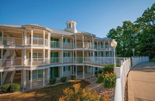 Sheridan Apartment | A Blend of Recreation and Scenery, Families Love - Studio