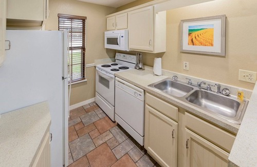 Sheridan Apartment | A Blend of Recreation and Scenery, Families Love - 2BD + 2BA.