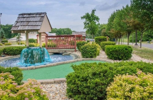 Sheridan Apartment | A Blend of Recreation and Scenery, Families Love - 2BD + 2BA.
