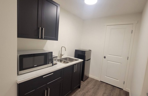 Arbour Lake House | A brand new, cozy 1-BR suite