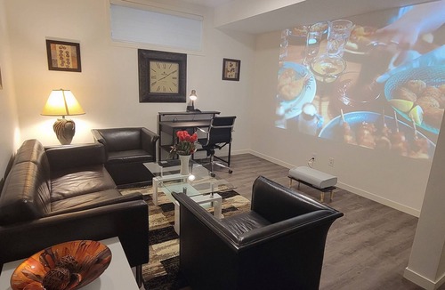 Arbour Lake House | A brand new, cozy 1-BR suite