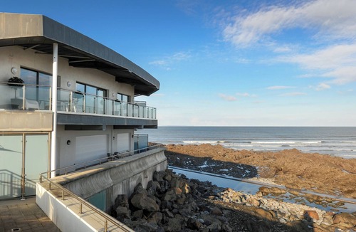 Westleigh Apartment | A breathtaking apartment in a unique position.