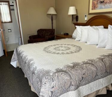 Chamberlain Hotel | A Bridge View Inn