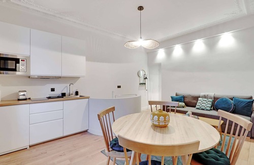 Neuilly-sur-Seine Apartment | A-C Apartment 2BDR-4P Neuilly Sur Seine