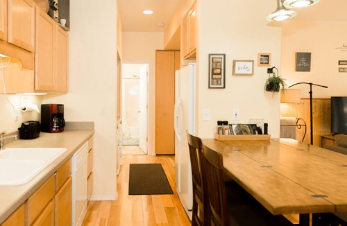Sunriver Condo | A/C- Family Friendly - Forest View- Pool and Hot Tub