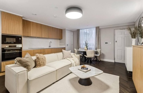 Westminster Apartment | ❄️ A/C. Lift 🛗 EarlyDrop ⏰ FlexPolicy 🔄 King 👑 Full Kitchen 👨‍🍳 W/D 🧺