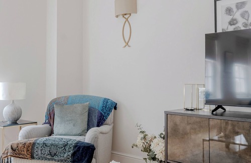 Westminster Apartment | ❄️ A/C. Lift 🛗 EarlyDrop ⏰ FlexPolicy 🔄 King 👑 Full Kitchen 👨‍🍳 W/D 🧺