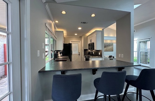 Victoria House | A&C WATERFORD COTTAGE # 1