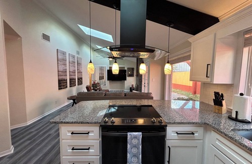 Victoria House | A&C WINDWARD COTTAGE # 1