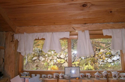 Premanon Ski Chalet | A CABANE D'ECRIVAINE: 200m from forest tracks and paths