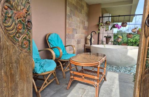 Selat Villa | A Calm Spacious Cottage with Mount Agung View