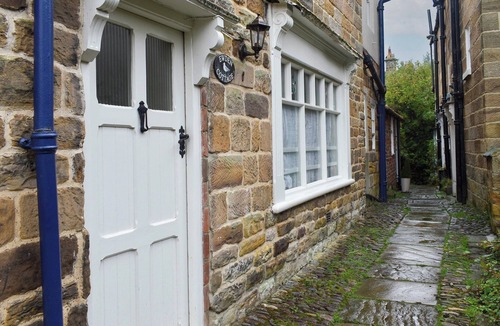 Robin Hood's Bay Cottage | A captivating village where time has seemingly stood still.