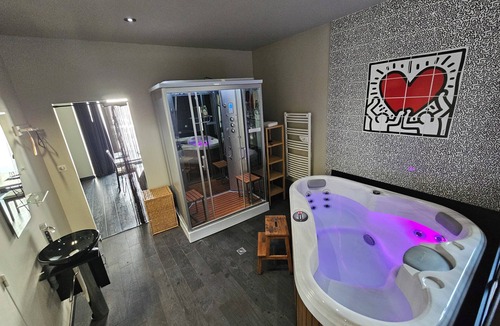 Sainte-Luce-sur-Loire Apartment | A charming gite