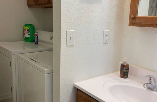 Hardy Condo | A charming 2BR home—better than a room—Vacation Condo No. 6, Near Spring River