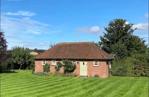 Hungerford House | A charming cottage in a beautiful setting.