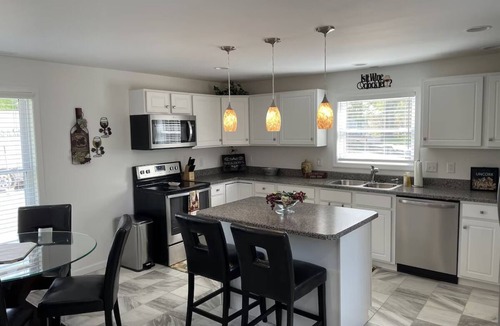 Hermann House | A Charming Home newly remodeled and furnished