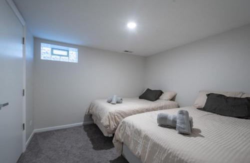 West Ridge Apartment | A Charming Modern Chic Basement Apartment