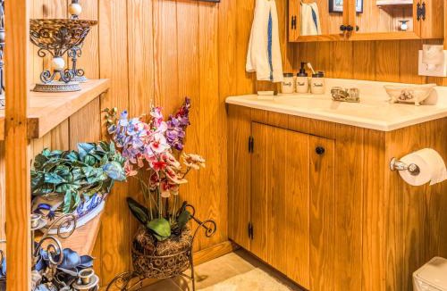 McLeansville House | A Charming Nature Retreat