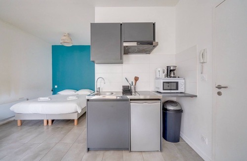 Saint-Michel - Nansouty - Saint-Genes Apartment | A charming, renovated studio flat in Bordeaux
