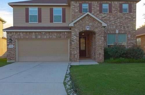 Boerne House | A Charming, Spacious, Cozy SA Texas Hill Country Home with easy access to I-10!