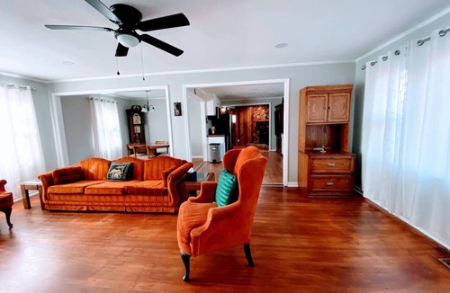 Little Rock House | A charming-spacious home ideal for a family getaway, telecommuting or long stays