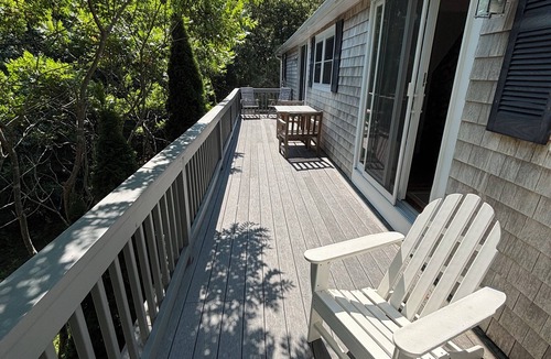 Edgartown Cottage | A Charming Vineyard Cottage Just Off the Pond