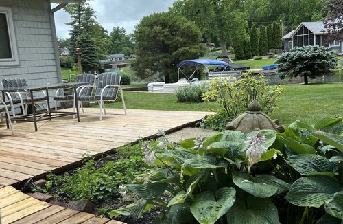 Paw Paw Lake House | A cheerful, bright lake getaway