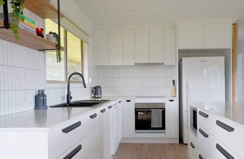 Bolwarra House | A cheerful home at the beach!