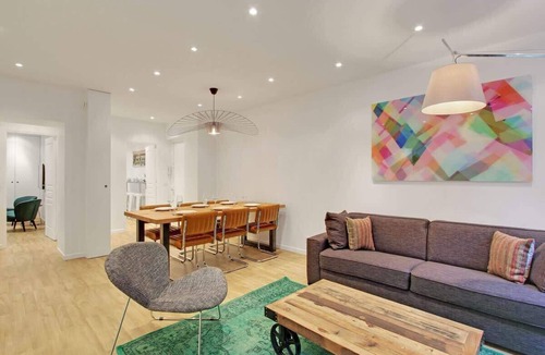 8th Arrondissement Apartment | A Chic 2-BR in the Champs Elysées
