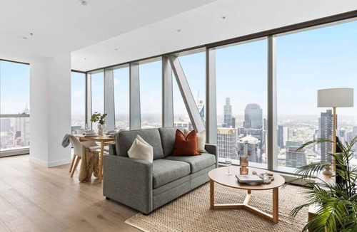 Melbourne Central Business District Apartment | A Chic 2BR Apt With Panoramic Views, Free Parking