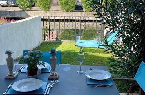 Aigues-Mortes Villa | A chic and comfortable 2 bedroom villa and mooring in private marina development