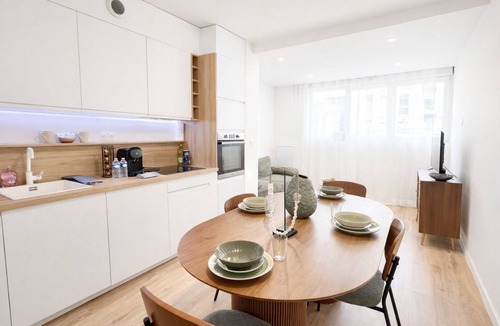 Mons-en-Baroeul Apartment | A Chic and Contemporary Interior