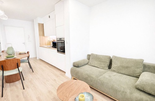 Mons-en-Baroeul Apartment | A Chic and Contemporary Interior