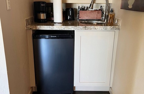 North Woodbridge Apartment | A classic barn loft, reinterpreted.