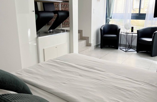 Chablis Apartment | A cocoon of relaxation in the heart of the vineyards and the most beautiful market in Burgundy.