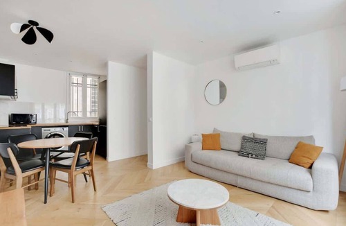 Sorbonne Apartment | A Comfortable 1-BR/1BA in Saint-Michel