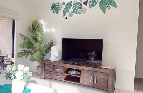 Truganina House | A comfortable 4 bedrooms house