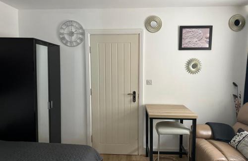 Gooshays Bed & Breakfast | A Comfortable and Cosy Self Contained Room
