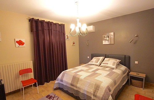 Vedene House | A COMFORTABLE ROOM