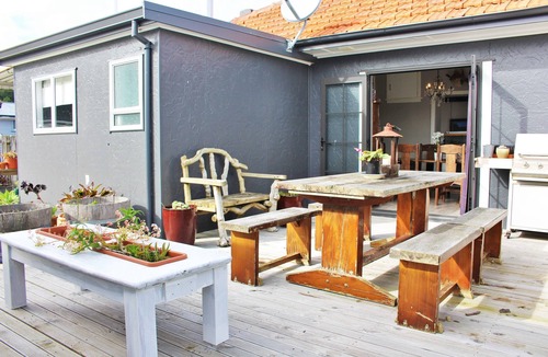 Thames House | A Comfy Break Away