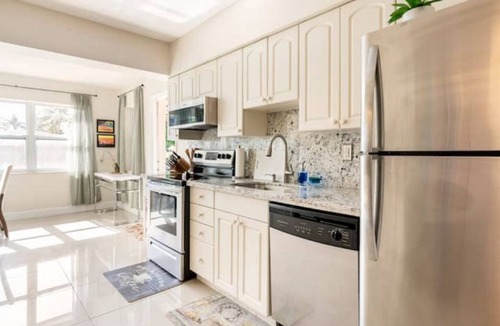 North Andrews Gardens House | A Comfy Stay By Shea Conveniently Located
