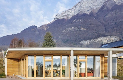 Freterive House | A contemporary, single-storey 3* gîte