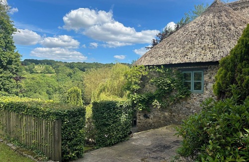 Cotleigh Cottage | A cosy 15th century thatched Devon cottage