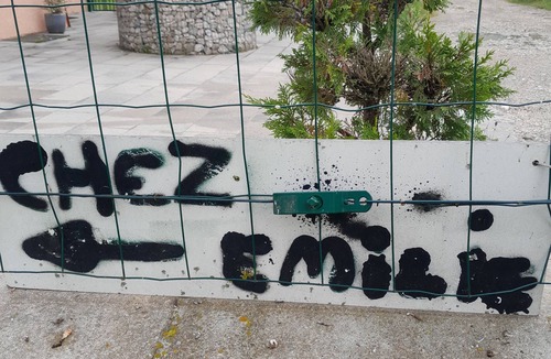 Droisy Condo | A cosy little nest