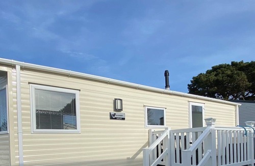 Selsey House | A cosy well presented caravan in a quiet area of the resort