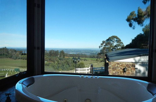 Kallista Cottage | A Cottage with a View at Tudor Ridge