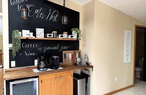 Sterling House | A+ Country Getaway | Rooftop Deck | Pet Friendly