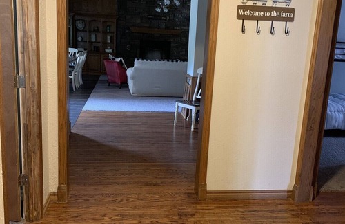 Sand Springs House | A Country Getaway